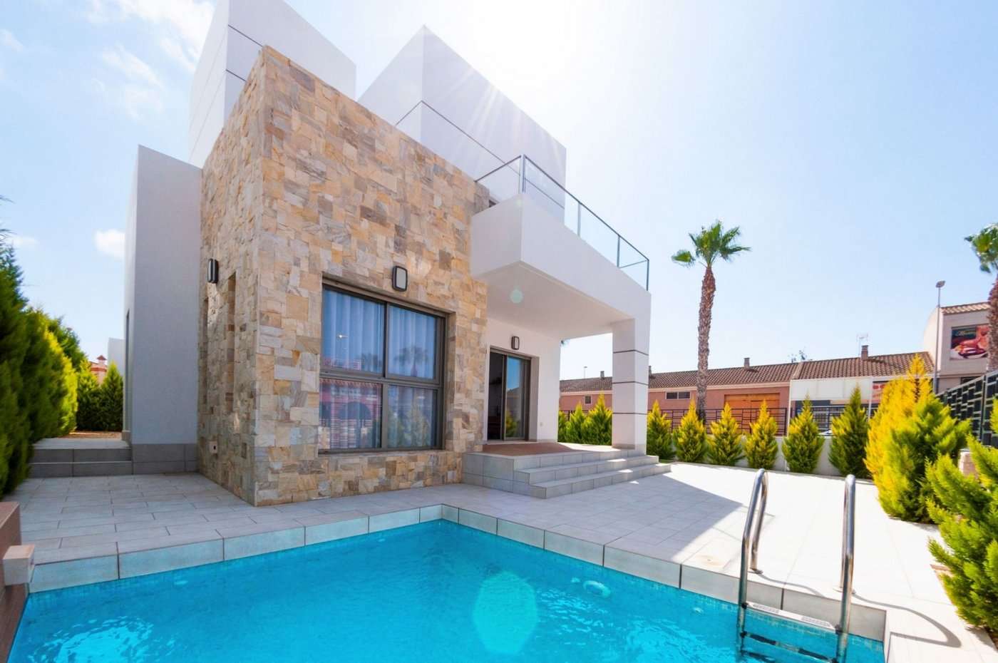 spanien-immobilien-los-alcazares-moderne-villa-mit-3-schlafzimmern-und-pool